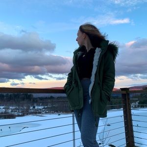 Meet your Posher, Caroline